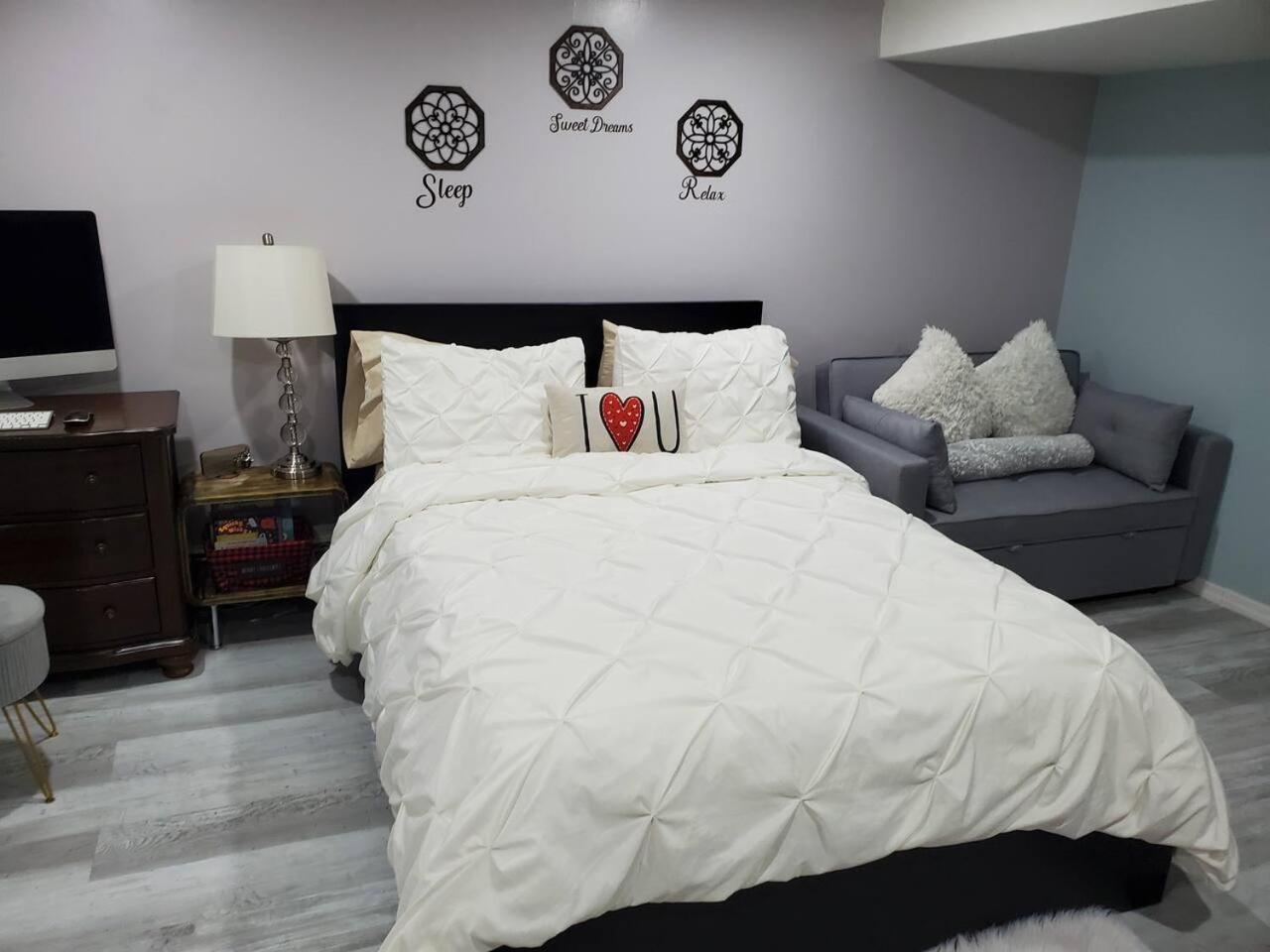 Lovely 2 Bedroom Apartment With 2 Entrance And Parking New York Exterior foto